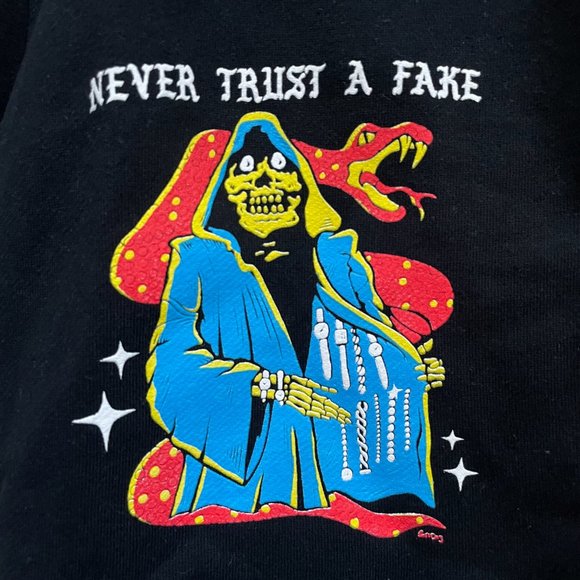 NEW Boss Dog Art Dept Never Trust a Fake Graphic Black Shorts Size S - Picture 3 of 5